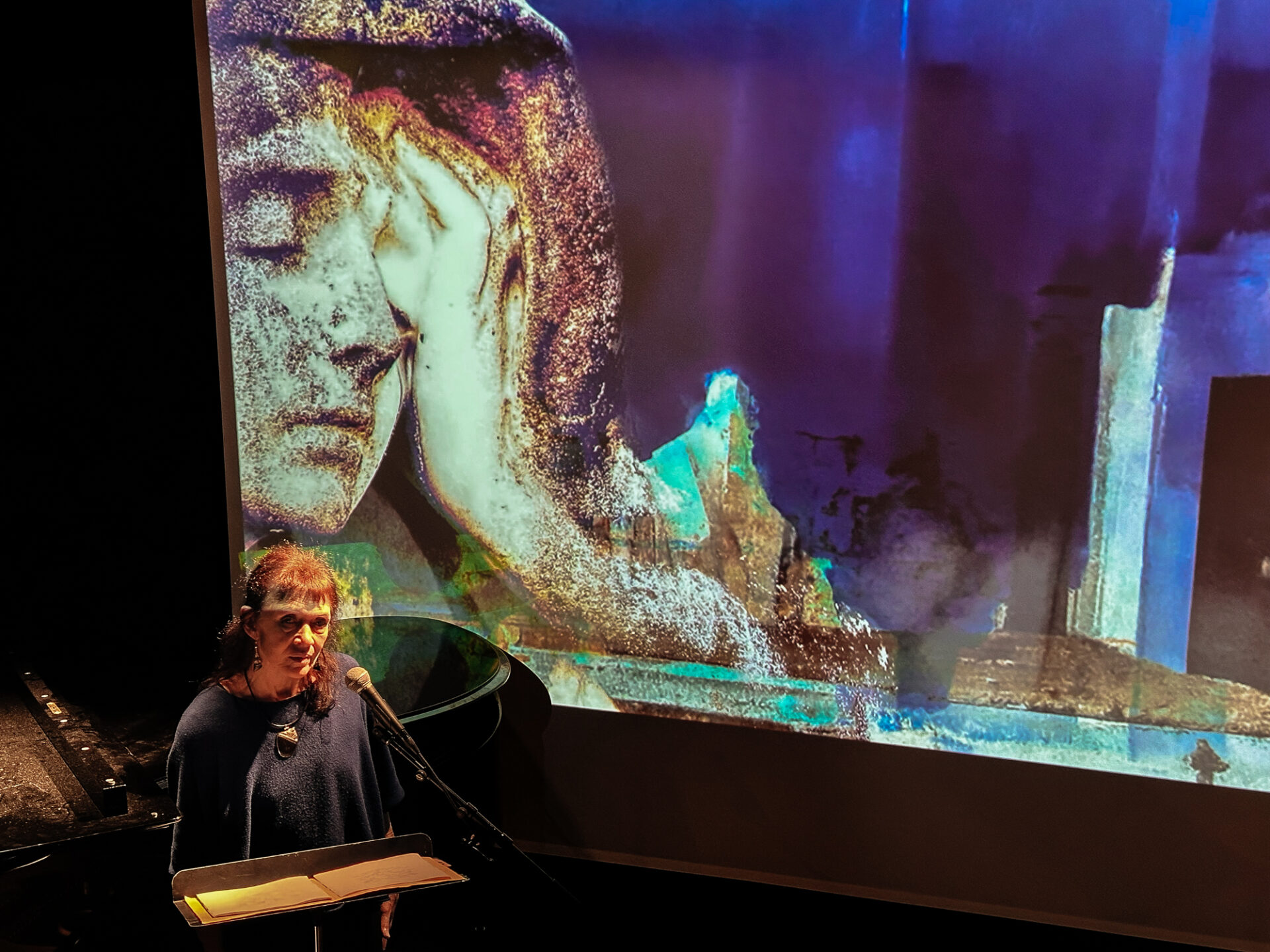 Doutes et dépendances, un spectacle de Nancy Huston, photographies de Francis Jolly